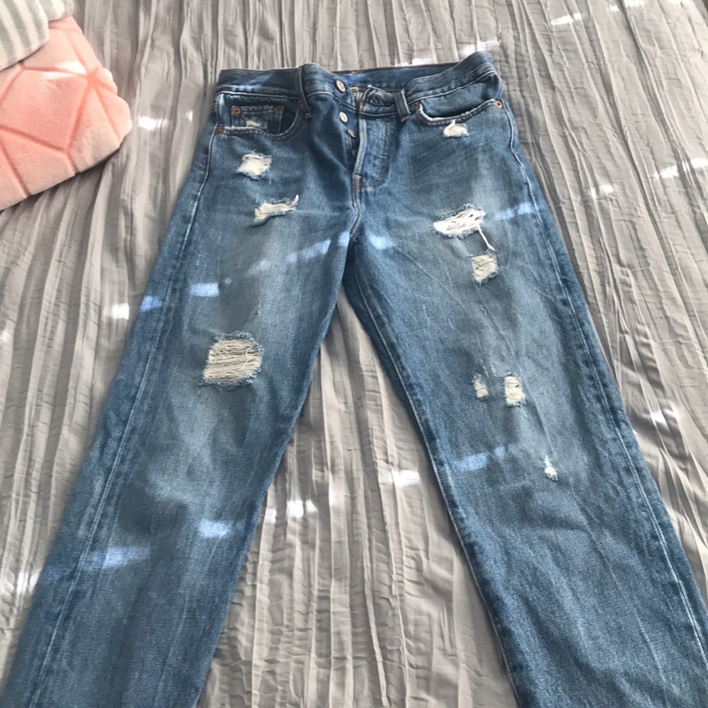 Levi’s High-Rise Mom Jeans